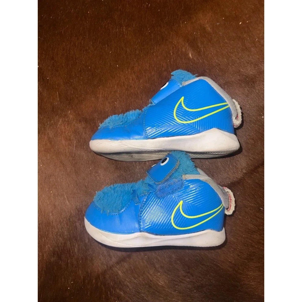 Nike fast and furry shoes 8c (USED)